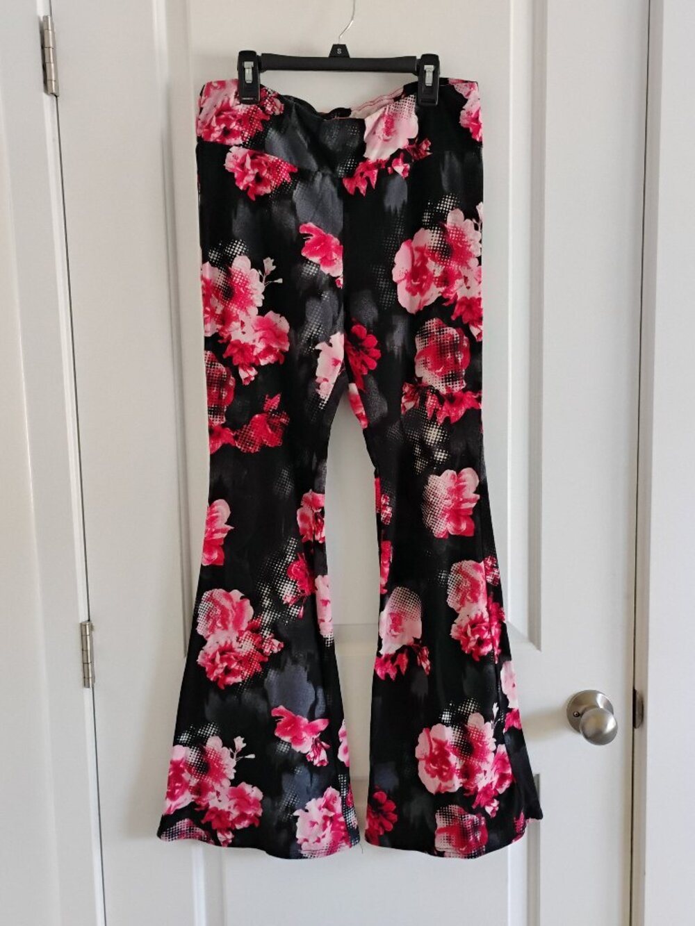 No Boundaries Floral Knit Flare Pants Size XL